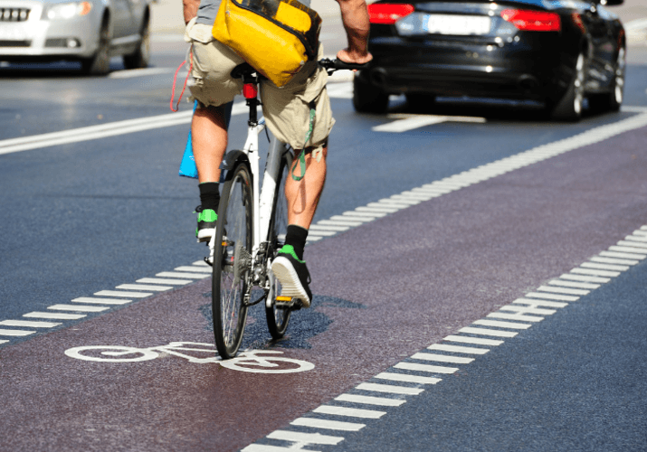 A kerékpáros és a sofőr: Az országút mindenkié?