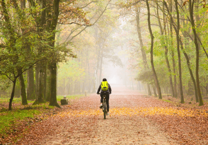 Hogyan öltözzünk fel a kerékpározáshoz az őszi időjárásba
