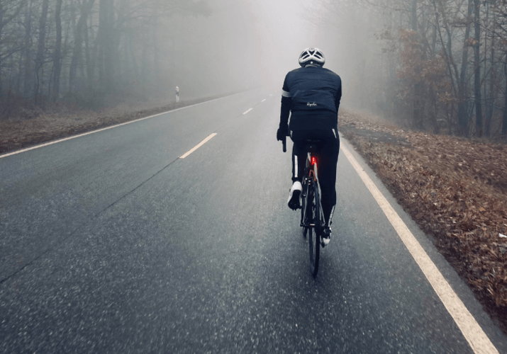 Milyen folyadékot igyunk télen a biciklin?