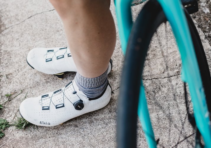 Miért tekerjünk kerékpáros cipőben?