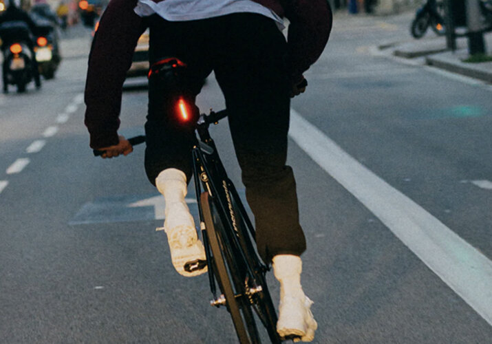Kapcsolja be az elmét - kapcsolja be a lámpákat - miért olyan fontos, hogy legyen világítás a kerékpárján?