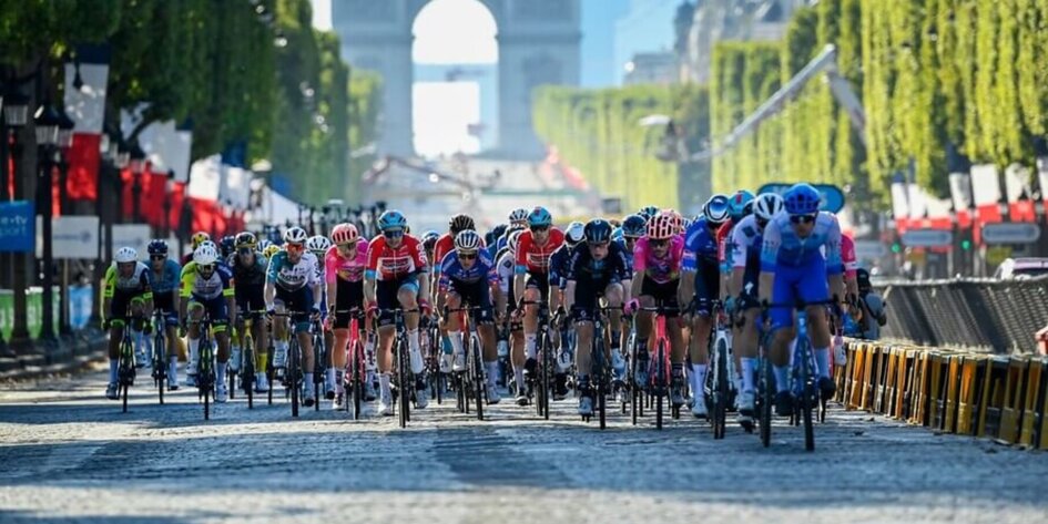 MIT MUTATOTT 2025 A PROFESSZIONÁLIS PELOTONBAN?>