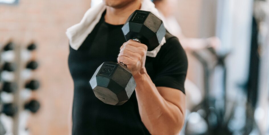 A kerekek nem elégségesek! Emeld fel a feneked és ragadj súlyzókat (vagy legalább saját magad).>