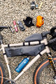 OSPREY kistáska a kerékpárra - ESCAPIST FRAME BAG L - fekete