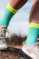 COMPRESSPORT Klasszikus kerékpáros zokni - PRO RACING V4.0 TRAIL - világoszöld/sárga