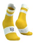COMPRESSPORT Klasszikus kerékpáros zokni - PRO RACING SOCKS V4.0 RUN - sárga