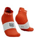 COMPRESSPORT Kerékpáros bokazokni - PRO RACING SOCKS V4.0 RUN - piros