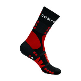COMPRESSPORT Klasszikus kerékpáros zokni - HIKING - piros/fekete