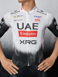 PISSEI Rövid ujjú kerékpáros mez - UAE TEAM EMIRATES 2025 REPLICA - fehér/fekete