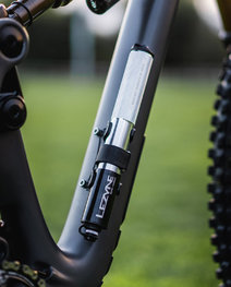 LEZYNE szivattyú - GRIP DRIVE HP M - fekete/ezüst