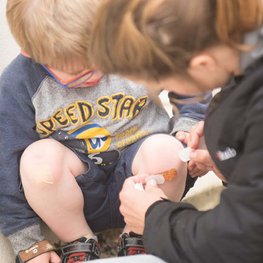 LIFESYSTEMS elsősegély doboz - LITTLELIFE MINI FIRST AID KIT - kék
